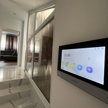 Villa Luca Free Garage Parking 塞拉耶佛 外观 照片