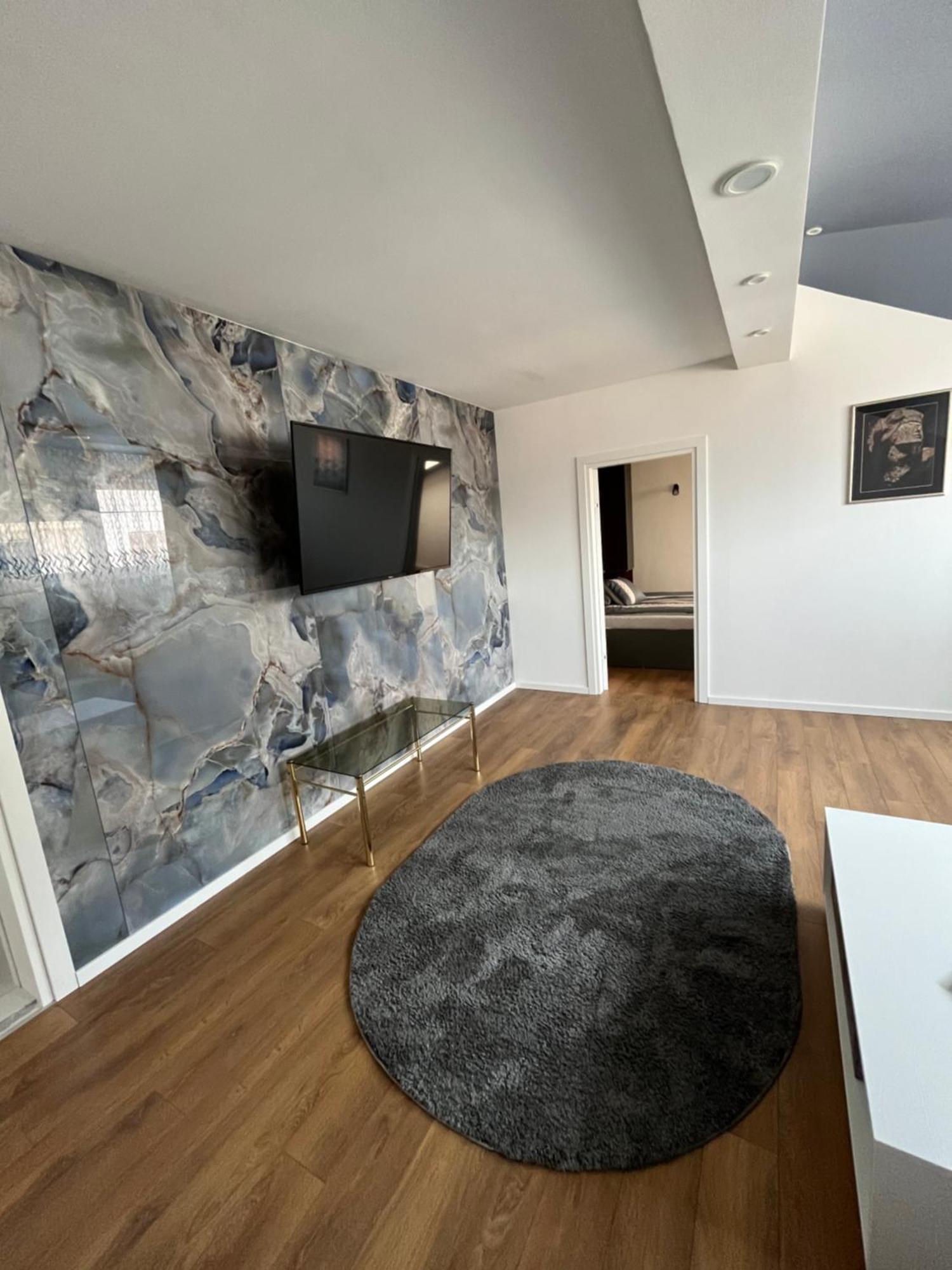 Villa Luca Free Garage Parking 塞拉耶佛 外观 照片