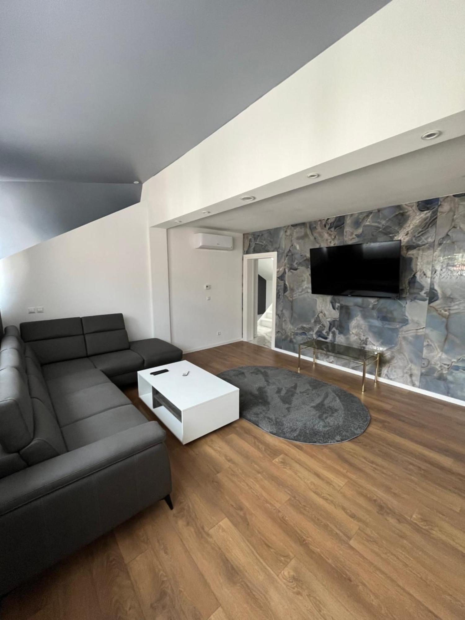 Villa Luca Free Garage Parking 塞拉耶佛 外观 照片