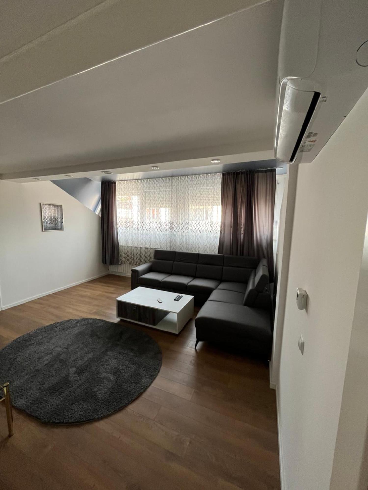 Villa Luca Free Garage Parking 塞拉耶佛 外观 照片